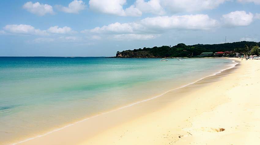spiaggia Sri Lanka mare limpido trincomalee